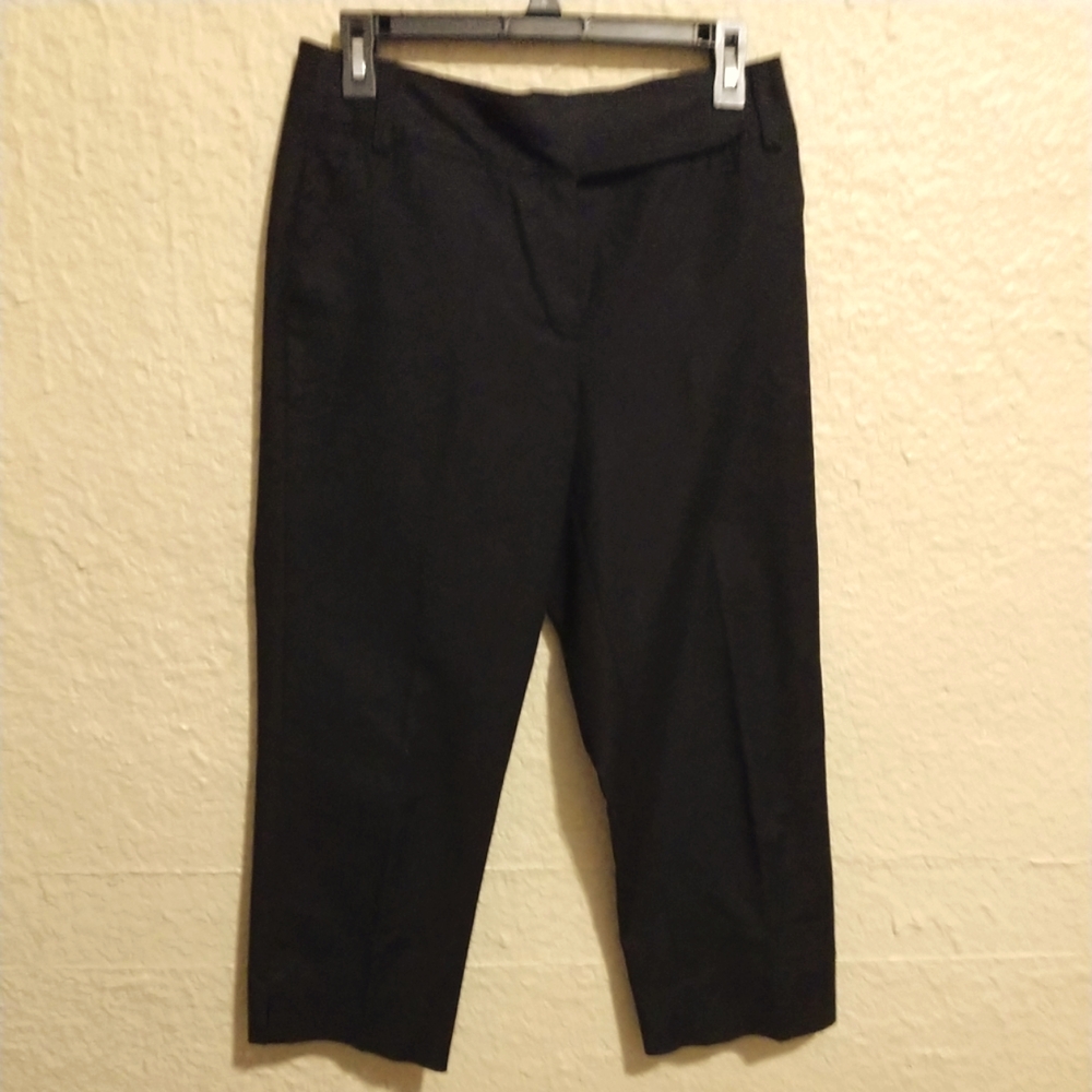 Madison Studio Black Capris Belt Loops Pockets Rebecca Fit Wide Waistband Size 4